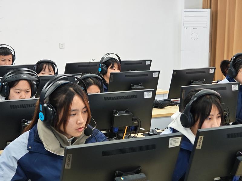 哪里有正规学校?叛逆宅家孩子只玩游戏不睡觉,长沙湘越中学有学籍可转学