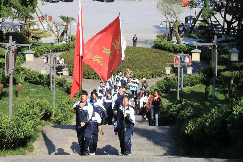 收叛逆熬夜孩子的正规学校?长沙湘越中学小班教育有学籍