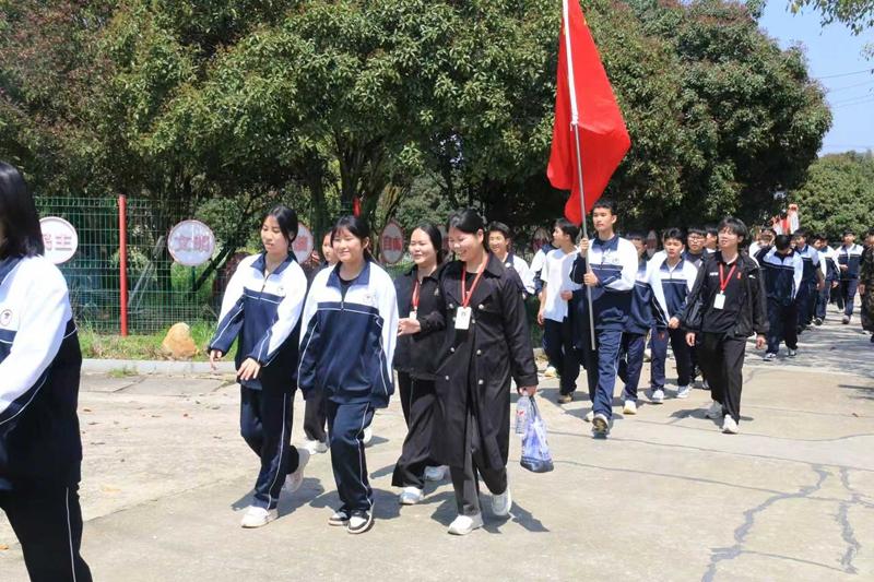 湘潭初中叛逆孩子学校哪里有,长沙湘越中学寄宿陪伴有学籍
