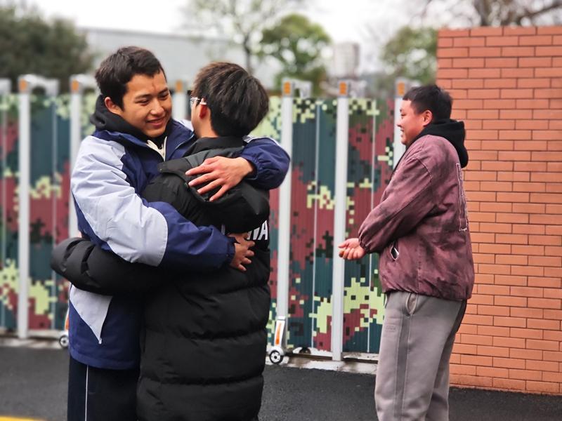 张家界附近初一不想上学学校,长沙湘越中学合规办学有学籍