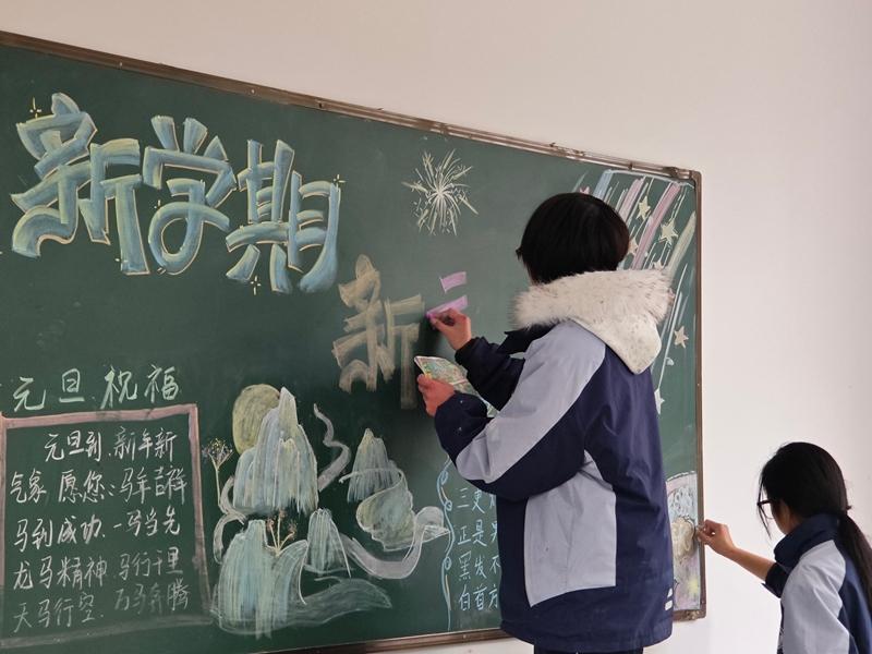 女孩早恋厌学封闭在家,哪个学校接收?选长沙湘越中学合规办学有学籍