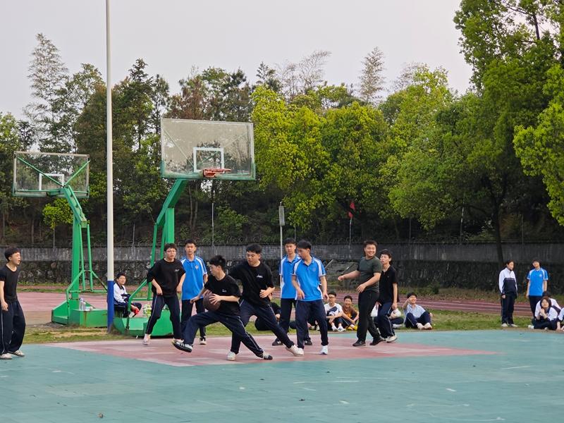 管不住孩子青春期躺平在家?收青春期孩子的学校?长沙湘越中学有学籍可转学
